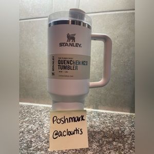 Stanley 40 oz H2.0 FlowState Quencher Tumbler - Brilliant White